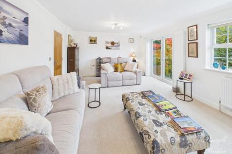 CAM01995G0-PR0384-STILL021