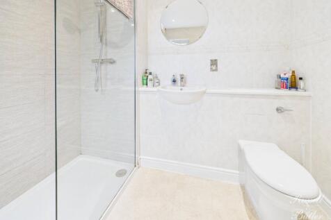 CAM01995G0-PR0384-STILL031