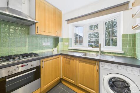 CAM02127G0-PR0369-STILL006