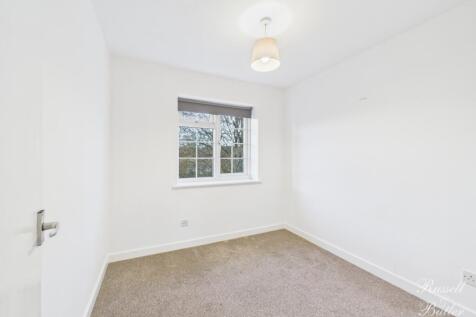 CAM02127G0-PR0369-STILL016