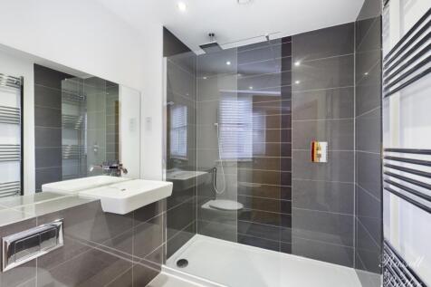 Lrg_CAM00829P1-PR0082-STILL09