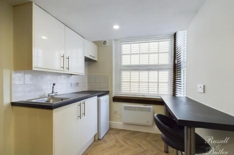 CAM01995G0-PR0168-STILL011