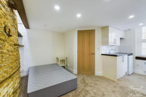 CAM01995G0-PR0168-STILL007