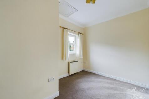 CAM01995G0-PR0108-STILL010