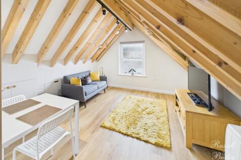 CAM01995G0-PR0386-STILL021