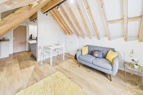 CAM01995G0-PR0386-STILL017