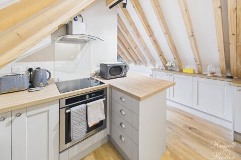 CAM01995G0-PR0386-STILL014