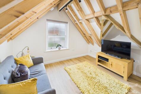 CAM01995G0-PR0386-STILL018