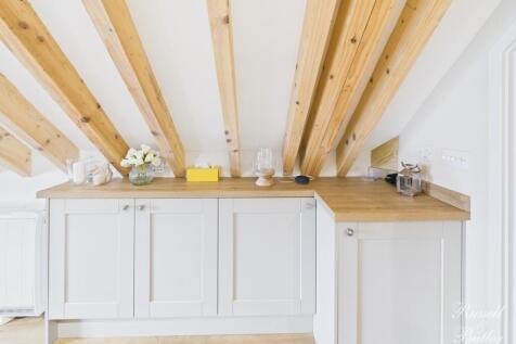 CAM01995G0-PR0386-STILL016