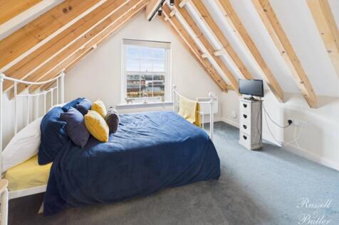 CAM01995G0-PR0386-STILL003