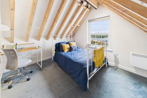 CAM01995G0-PR0386-STILL005