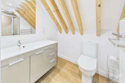 CAM01995G0-PR0386-STILL009