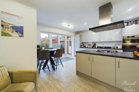 CAM02127G0-PR0216-STILL021