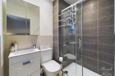 CAM02127G0-PR0216-STILL006