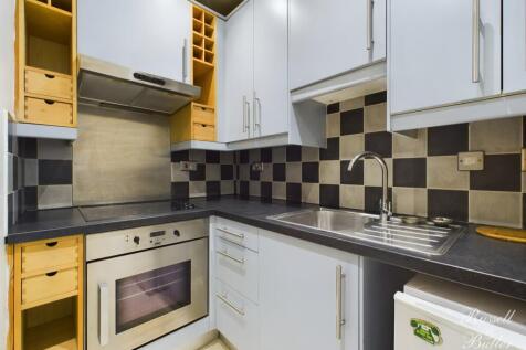 CAM02127G0-PR0265-STILL008