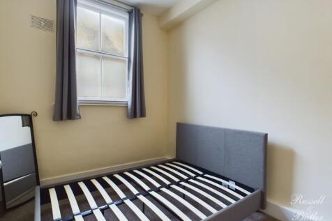 CAM02127G0-PR0265-STILL005