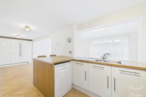 CAM01995G0-PR0387-STILL025