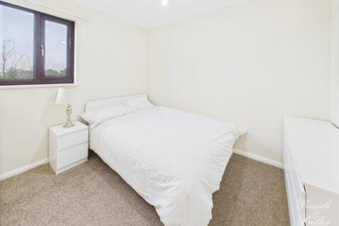 CAM01995G0-PR0314-STILL011