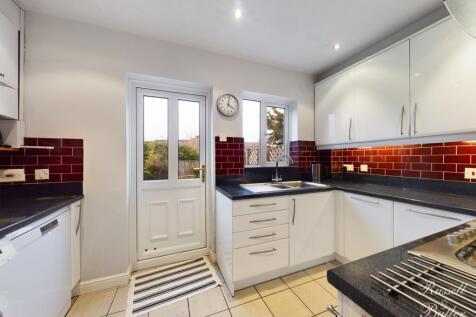 CAM00829P1-PR0063-STILL07