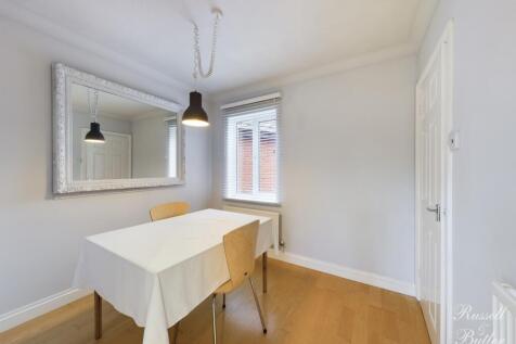 CAM00829P1-PR0063-STILL08