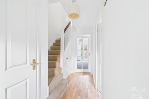 CAM01995G0-PR0390-STILL004