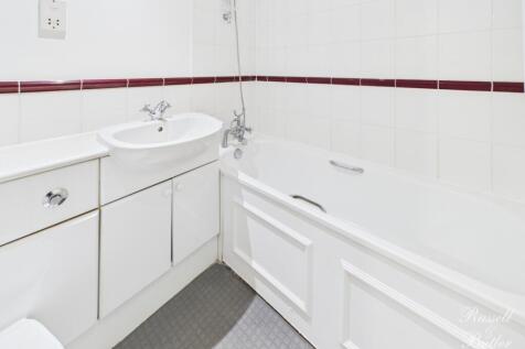 CAM01995G0-PR0390-STILL021