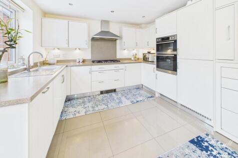 CAM01995G0-PR0402-STILL012