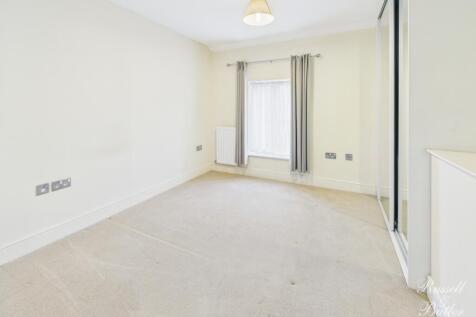 CAM02127G0-PR0353-STILL006