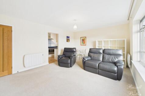 CAM01995G0-PR0389-STILL009