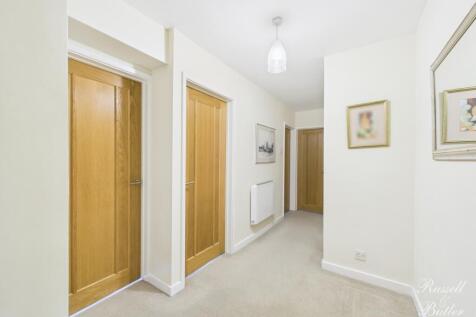 CAM01995G0-PR0389-STILL016