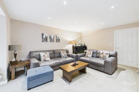 CAM02127G0-PR0363-STILL027