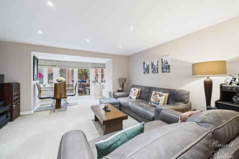 CAM02127G0-PR0363-STILL022