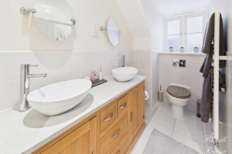 CAM02127G0-PR0363-STILL045