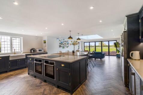 Kitchen Family Room