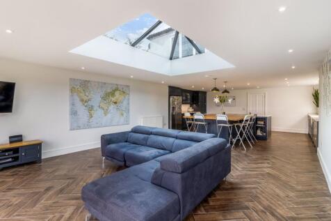 Kitchen Family Room