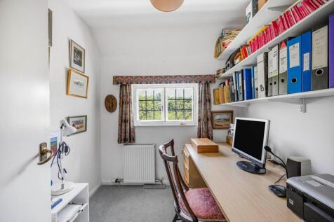 Bedroom 6 / Study