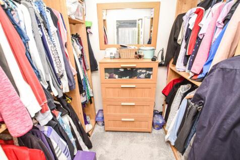 Walk-In Wardrobe