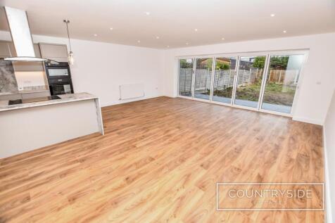Open Plan Kitchen / Family Room
