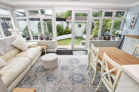 Dining/Sitting room