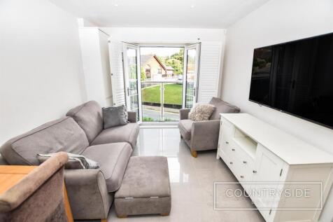 Kitchen / Lounge