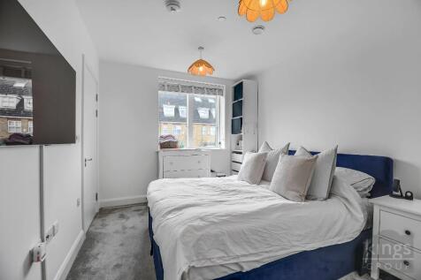 Master Bedroom 2.jpg
