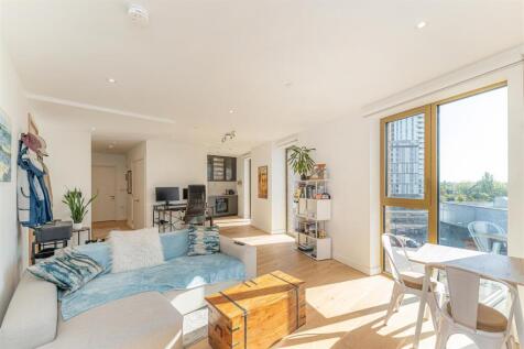 Living Room/Kitchen