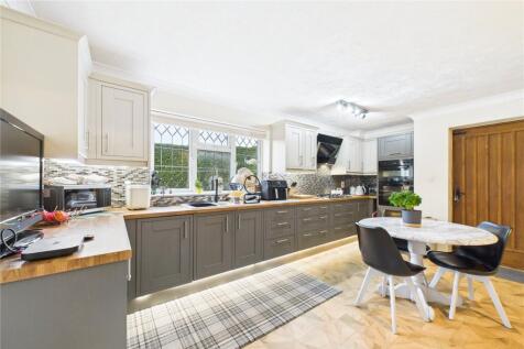 Kitchen/Breakfast Rm