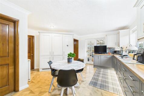 Kitchen/Breakfast Rm