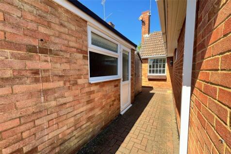 Garage/Side Access