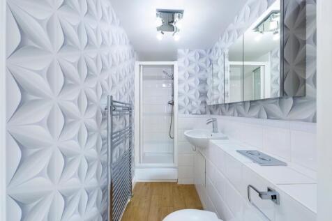 Ensuite shower room