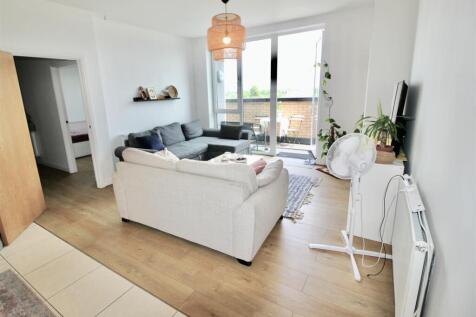 Open Plan Kitchen / Lounge