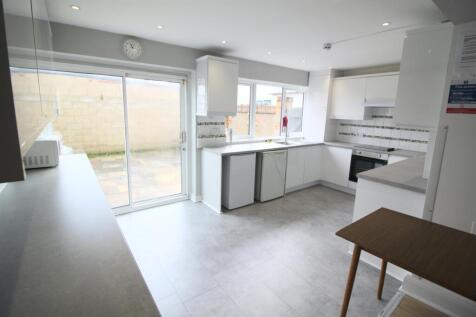 Kitchen/ Breakfast Room