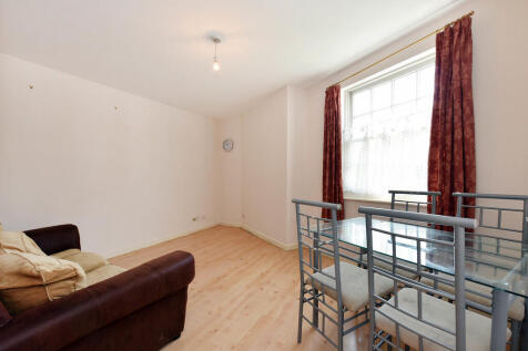 3 pickering close...