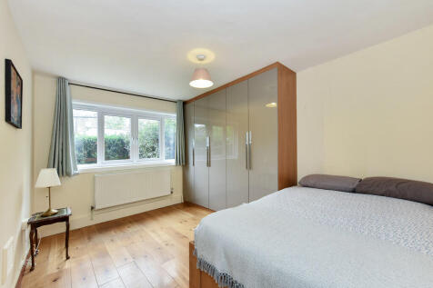 82 parkside estat...